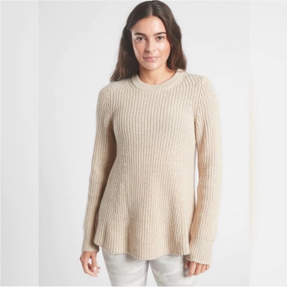 Athleta Sierra Crew Neck Sweater
Pullover Swing Hem Cable Knit Beige XS
NWT